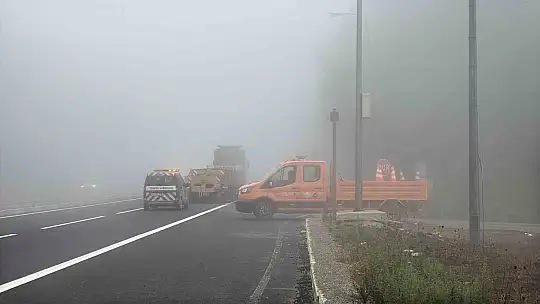 Bolu Dağı sisle kaplandı, görüş mesafesi 20 metreye düştü