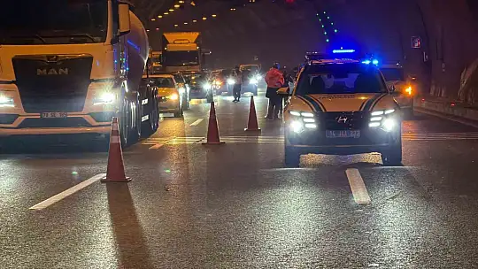 Bolu Dağı Tüneli'nde tırın çarpıp kaçtığı kazanın görüntüleri ortaya çıktı