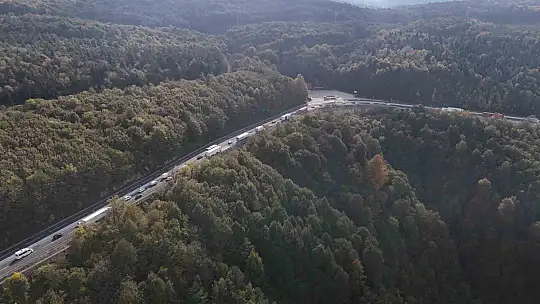 Bolu Dağı Tüneli'nde yapılan çalışmalar kara yolundaki trafiği artırdı
