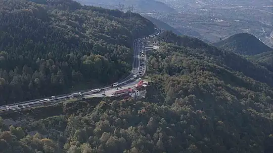 Bolu Dağı Tüneli'nde yapılan çalışmalar kara yolundaki trafiği artırdı