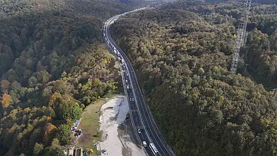 Bolu Dağı Tüneli'nde yapılan çalışmalar kara yolundaki trafiği artırdı