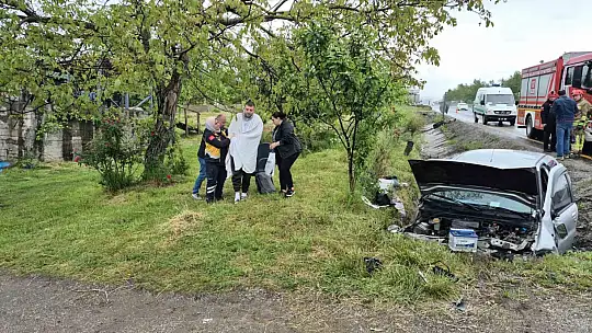 Bolu Dağında otomobil kanala uçtu 3 yaralı