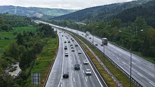 Bolu geçişinde bayram göçü devam ediyor