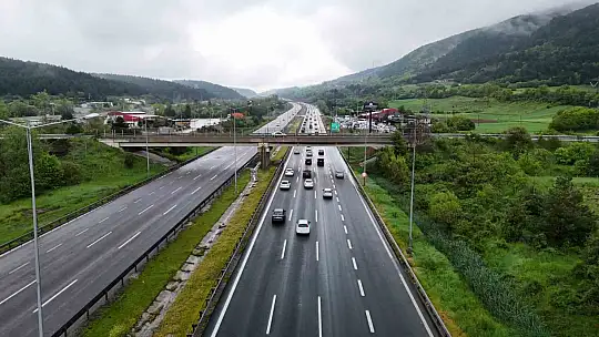 Bolu geçişinde bayram göçü devam ediyor