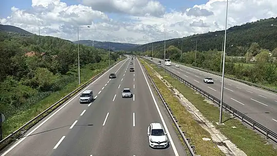 Bolu geçişinde bayram trafiği akıcı seyrediyor
