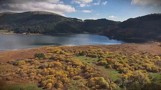Bolu'nun doğa harikası Abant'ta ziyaretçiler akın etti
