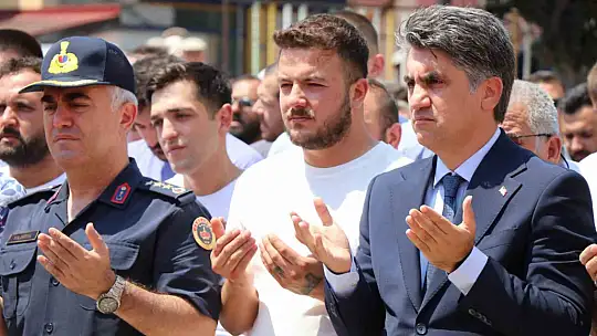 Bolu'nun gönüllü kahramanı gözyaşlarıyla son yolculuğuna uğurlandı