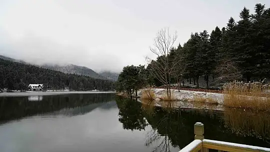 Bolu'nun incisi beyaz örtüyle kaplandı