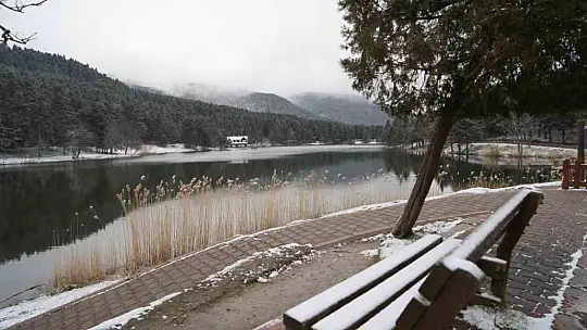 Bolu'nun incisi beyaz örtüyle kaplandı