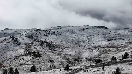 Bolu'nun yüksekleri beyaz örtüyle kaplandı