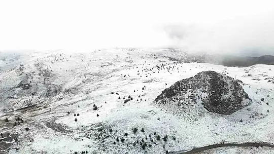 Bolu'nun yüksekleri beyaz örtüyle kaplandı