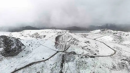 Bolu'nun yüksekleri beyaz örtüyle kaplandı