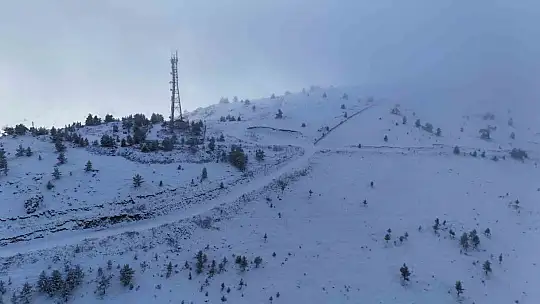 Bolu'nun yüksekleri beyaza büründü