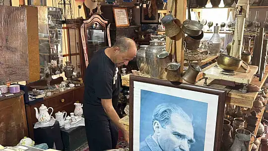 Bu dükkan ziyaretçilerini yıllar öncesine götürüyor