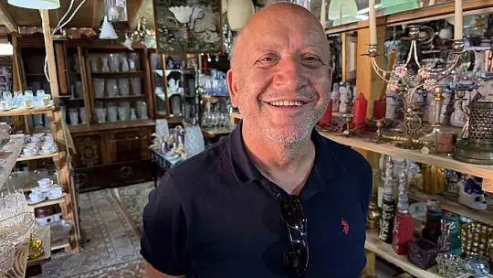 Bu dükkan ziyaretçilerini yıllar öncesine götürüyor