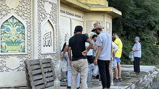 Bu su için şehir dışından geliyorlar