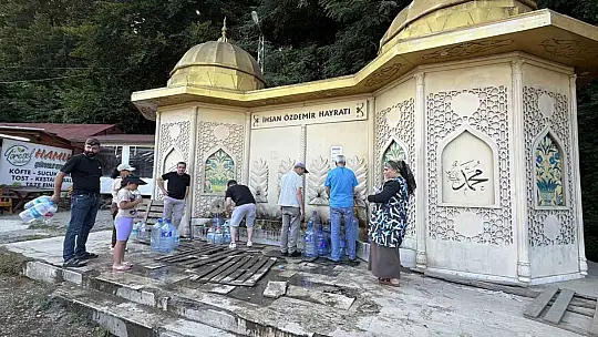 Bu su için şehir dışından geliyorlar