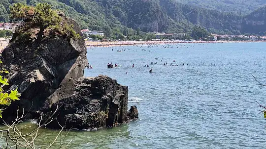 Tatil köyleri ve plajlar doldu taştı