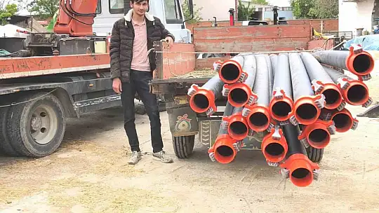 Büyükbaş hayvana çarpan otomobilin sürücüsü hayatını kaybetti