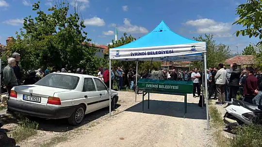 Çanakkale'deki kazada hayatını kaybeden 2 kişi Balıkesir'de toprağa verildi
