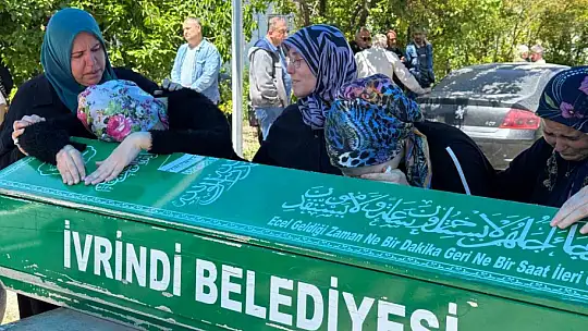 Çanakkale'deki kazada hayatını kaybeden 2 kişi Balıkesir'de toprağa verildi