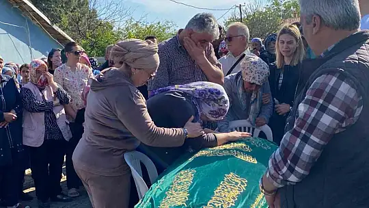 Çanakkale'deki kazada hayatını kaybeden 2 kişi Balıkesir'de toprağa verildi