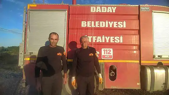 Çaya düşen engelli kediyi itfaiye kurtardı