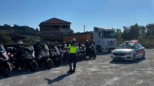 Çaycuma'da motosiklet sürücülerine yol güvenliği eğitimi