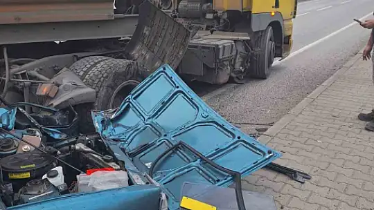 Çaycuma'da tır, otomobile çarptı 1 yaralı