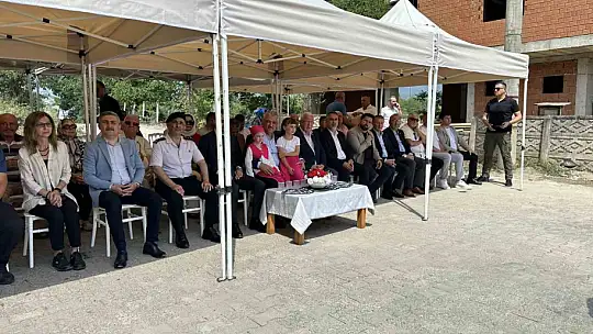 Çeşmelerden ayran aktı