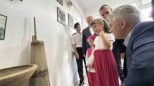 Çeşmelerden ayran aktı