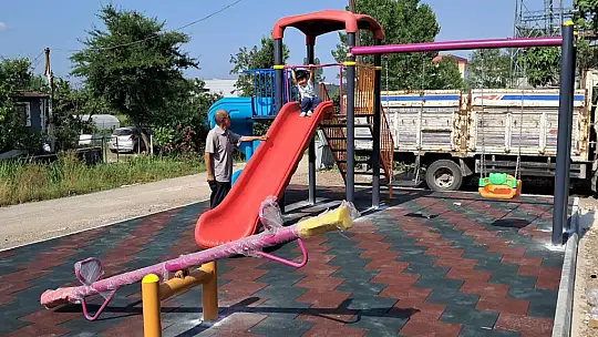 Çilimli Belediyesi'nden çocuklara karne hediyesi