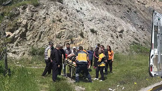 Cip ile hafif ticari araç çarpıştı: 3 yaralı