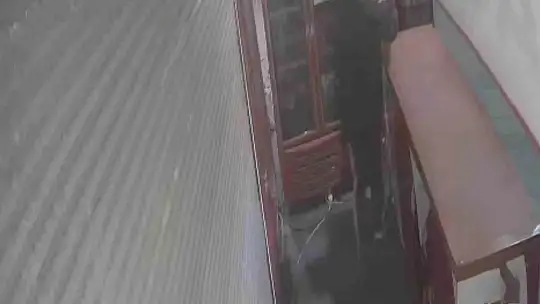 Çocuklar büfenin kilidini çözdü: İşletmeci isyan etti