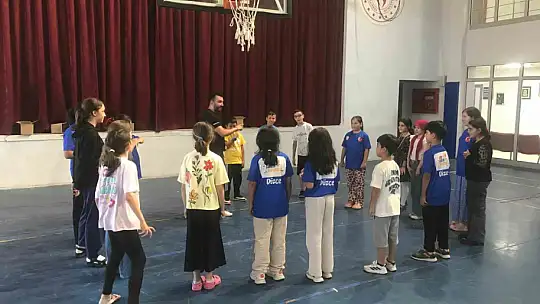 Çocuklar hem eğleniyor hem öğreniyor