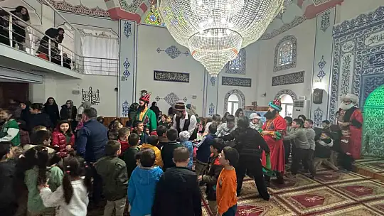 Çocukların camiye alışmasını sağlamak için çeşitli etkinlikler düzenlendi