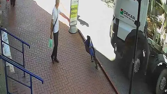 Çöp kovasını kağıt gibi ezdi, 10 bin lira ceza yedi