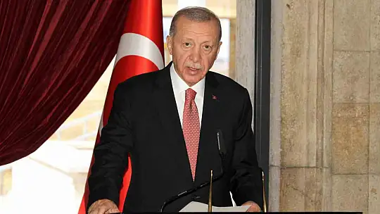 Cumhurbaşkanı Erdoğan başkanlığındaki YAŞ üyeleri Anıtkabir'i ziyaret etti