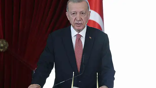 Cumhurbaşkanı Erdoğan başkanlığındaki YAŞ üyeleri Anıtkabir'i ziyaret etti