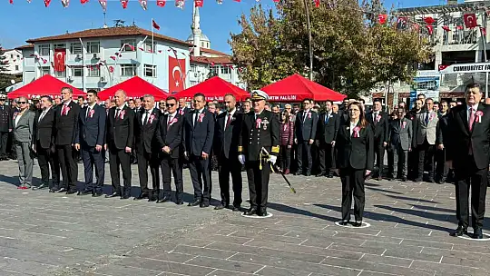 Cumhuriyet coşkusu kanolarla Bartın Irmağı'na taşındı