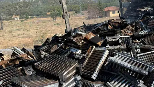 D100'de seyir halindeki tır alev alev yandı