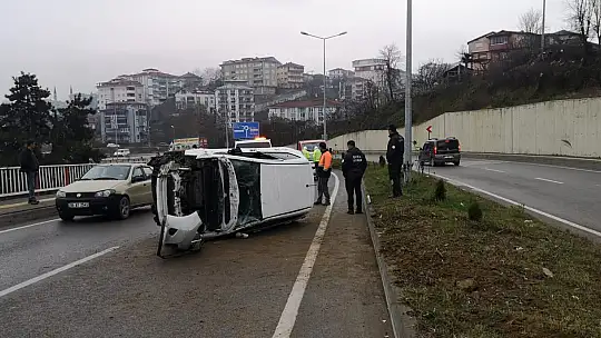 Kontrolden çıkıp karşı şeride devrildi