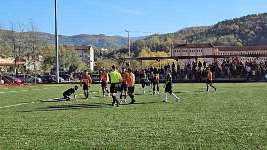 Kumluca'daki futbol şöleninden Kozcağız ekibi galip çıktı
