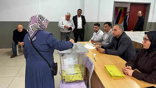 Danıştay Başkanı Zeki Yiğit'in köyü sandık başına gitti