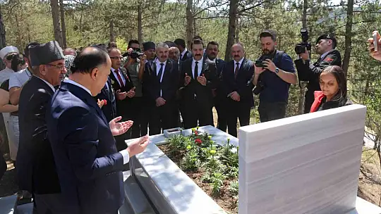Demokrasi Ve Milli Birlik Günü'nde şehitler dualarla anıldı