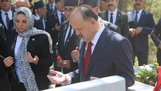 Demokrasi Ve Milli Birlik Günü'nde şehitler dualarla anıldı