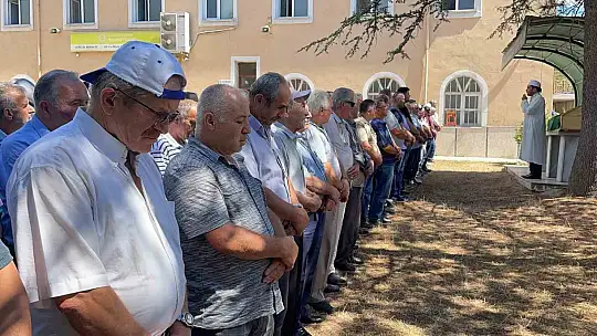 Gözyaşları arasında uğurlandı