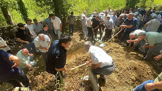 Gözyaşları arasında uğurlandı