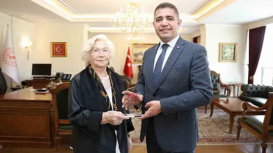 Devlet hastanesine 8 ritim kolter cihazı bağışladı