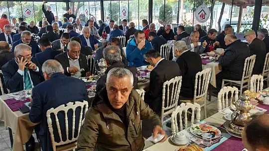 Devrek'te düzenlenen kahvaltıda muhtarlar bir araya geldi